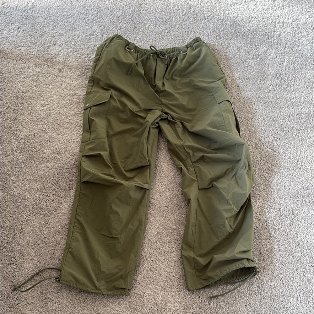 Fashion Nova Olive Green Women’s Cargo Pants
